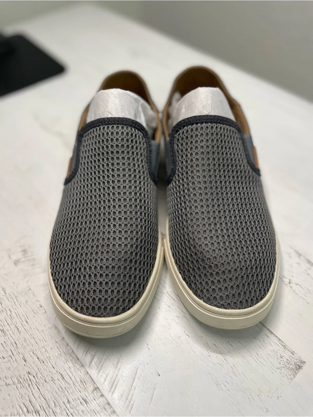OluKai Pehuea Pavement Gray Mesh Slip-On Sneakers Women’s Size 9 Comfort Shoes